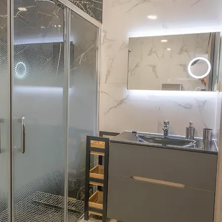 Πανσιόν Lemon House